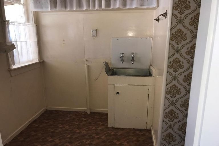 Photo of property in 2a Beach Street, Fitzroy, New Plymouth, 4312