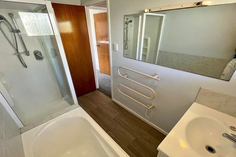 Photo of property in 1/14 Ensign Place, Hillcrest, Auckland, 0627