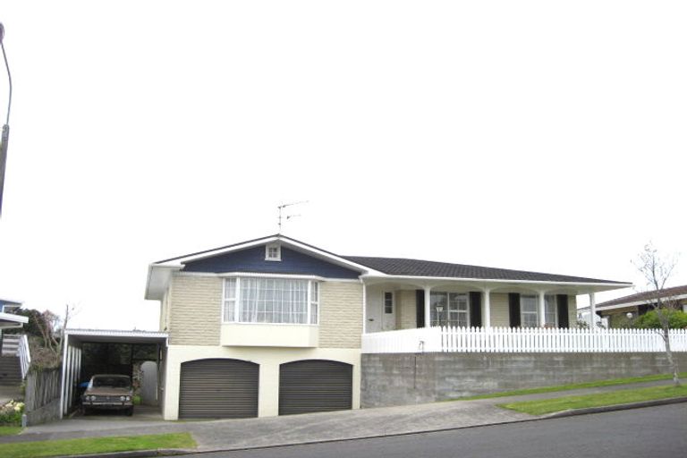 Photo of property in 19 Nevada Drive, Merrilands, New Plymouth, 4312
