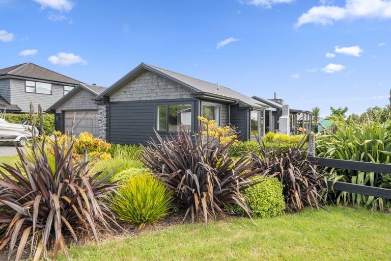 Photo of property in 11 Okaia Drive, Kinloch, Taupo, 3377