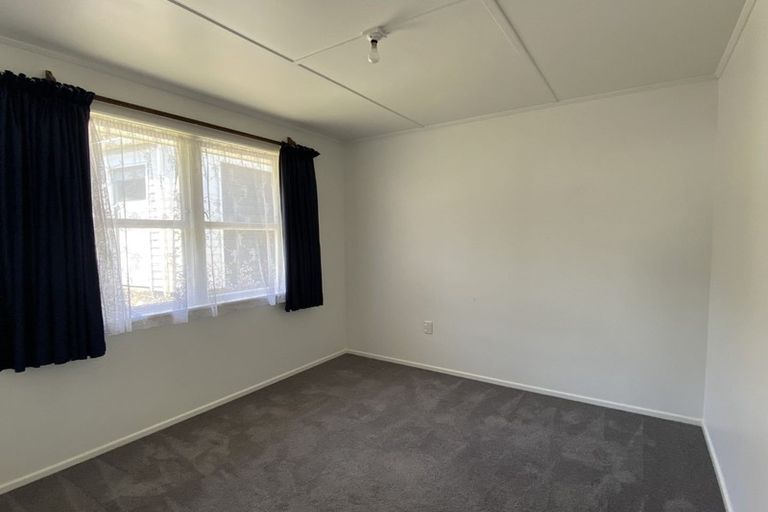 Photo of property in 87 Beazley Avenue, Paparangi, Wellington, 6037