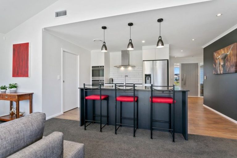 Photo of property in 51 Mike Smith Drive, Cambridge, 3434