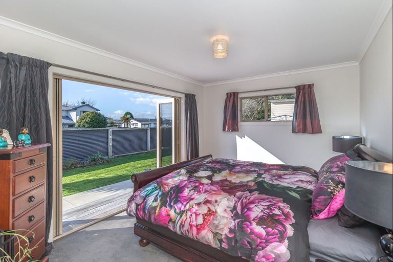 Photo of property in 166 Bartholomew Road, Levin, 5510