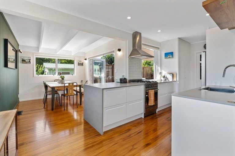 Photo of property in 13a Nikau Street, New Lynn, Auckland, 0600