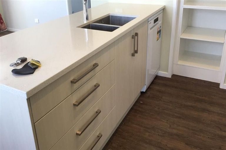 Photo of property in 84 Bert Wall Drive, Omokoroa, 3114