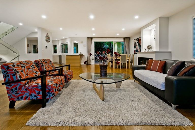 Photo of property in 13a Parr Terrace, Castor Bay, Auckland, 0620