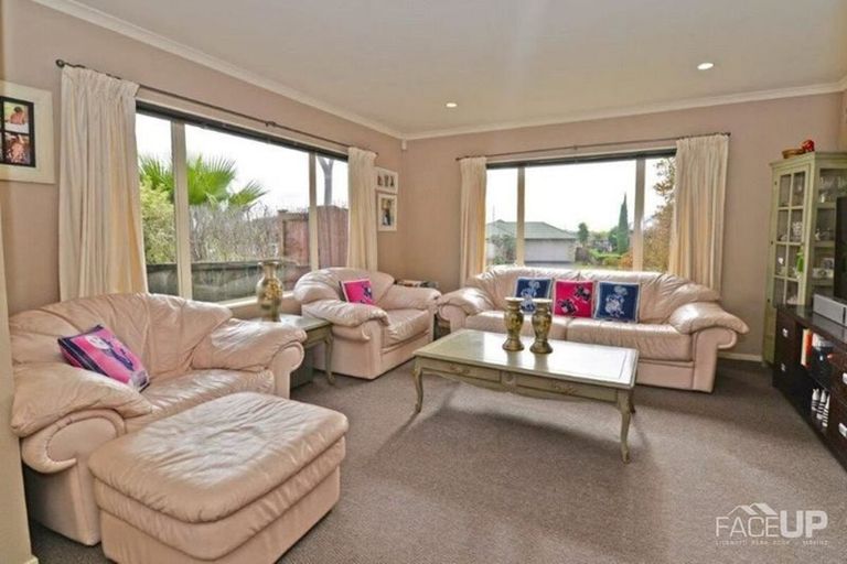 Photo of property in 33 Rush Creek Drive, Westgate, Auckland, 0614