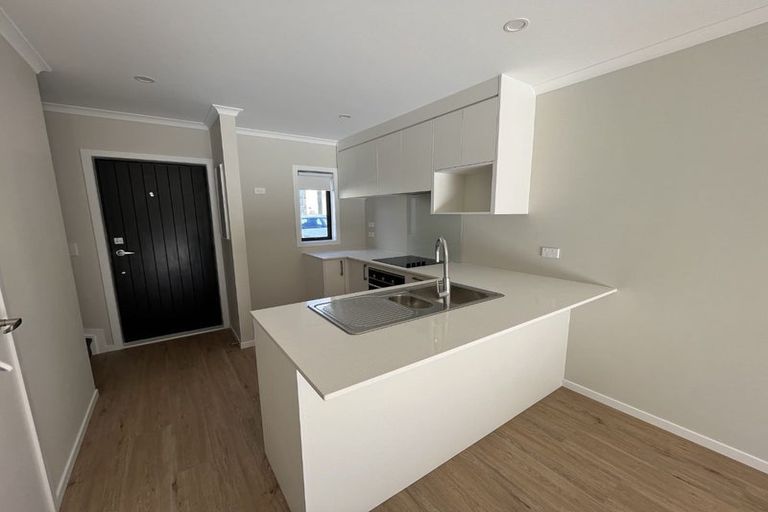 Photo of property in 2/125b Metcalfe Road, Ranui, Auckland, 0612