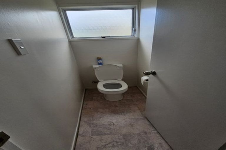 Photo of property in 26 Moire Road, Massey, Auckland, 0614