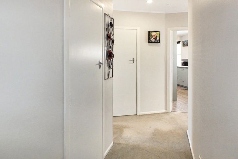 Photo of property in 16 Mark Perreau Place, Foxton, 4814