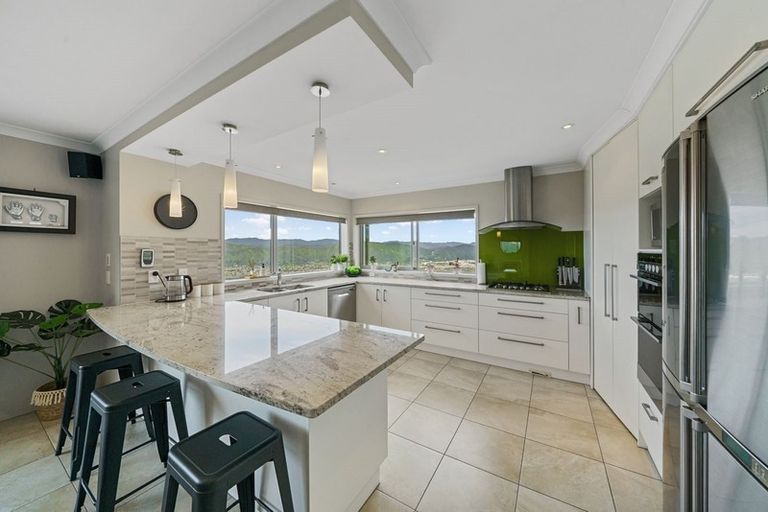 Photo of property in 34 Arahiwi Grove, Tirohanga, Lower Hutt, 5010