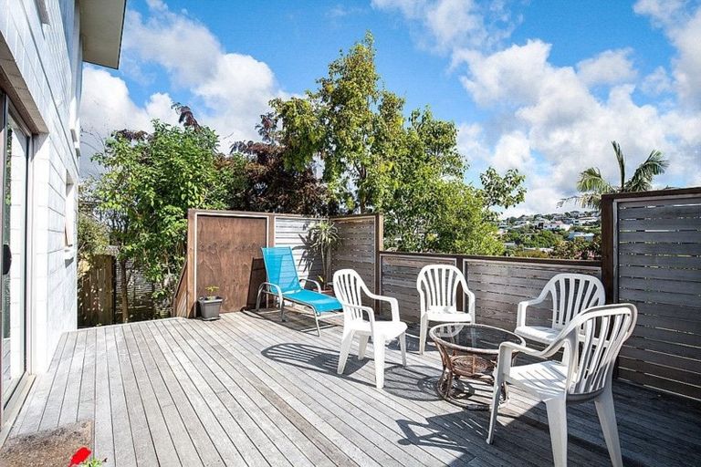 Photo of property in 221 Vipond Road, Stanmore Bay, Whangaparaoa, 0932