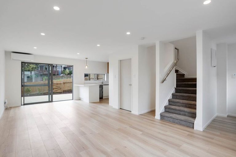 Photo of property in 19e Chislehurst Street, Henderson, Auckland, 0612