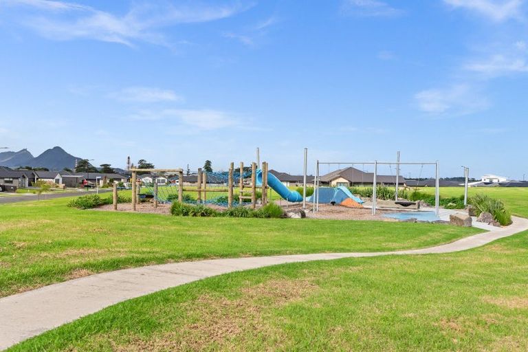 Photo of property in 20 Kapiakauri Road, One Tree Point, 0118