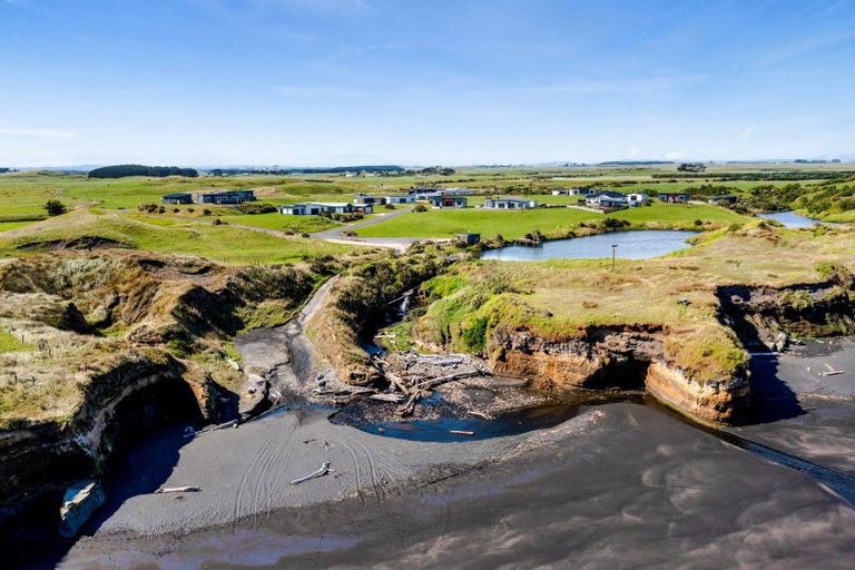 Photo of property in 10 Rosemount Road, Waverley, 4591