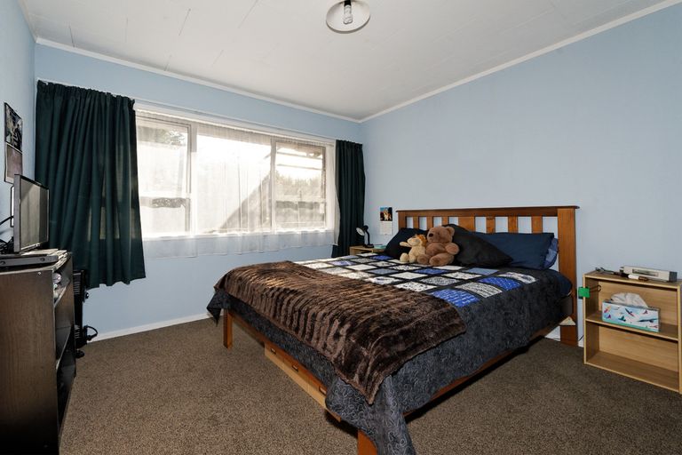 Photo of property in 2 Libra Street, Glen Eden, Auckland, 0602