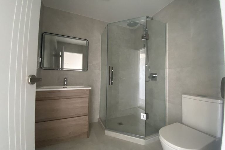 Photo of property in 3/737 East Coast Road, Browns Bay, Auckland, 0630