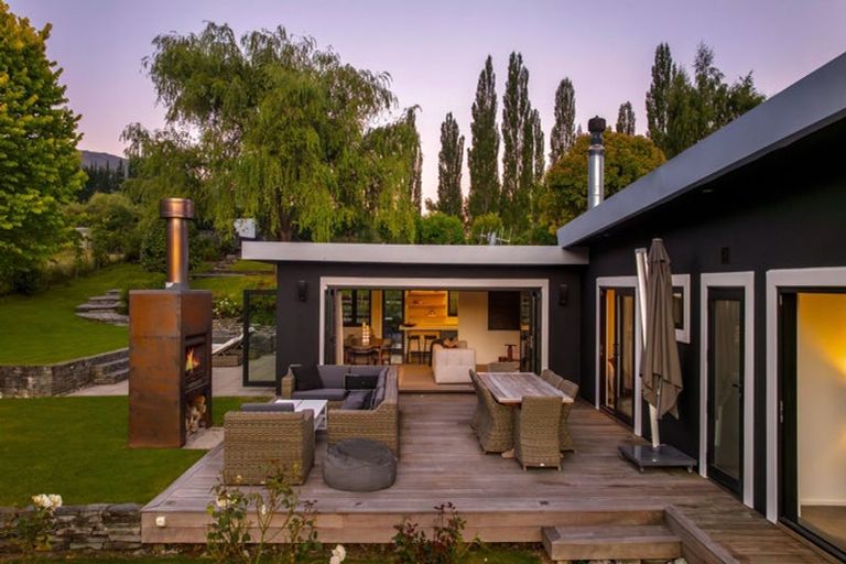 Photo of property in 17 Mooney Road, Speargrass Flat, Queenstown, 9371