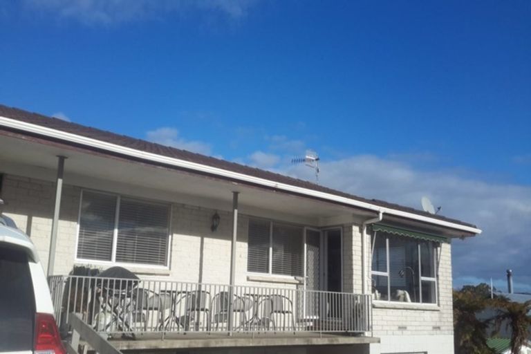 Photo of property in 3a Leo Place, Kawaha Point, Rotorua, 3010