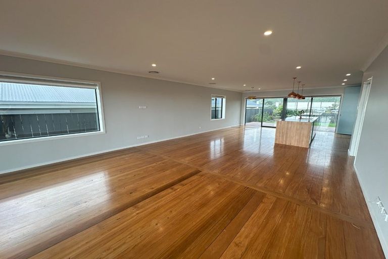 Photo of property in 50 Rosetta Road, Raumati South, Paraparaumu, 5032