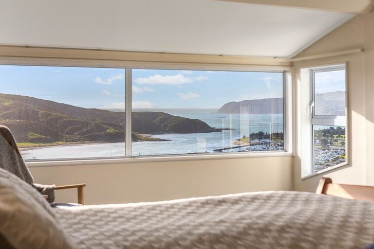 Photo of property in 22a Kahu Road, Paremata, Porirua, 5024