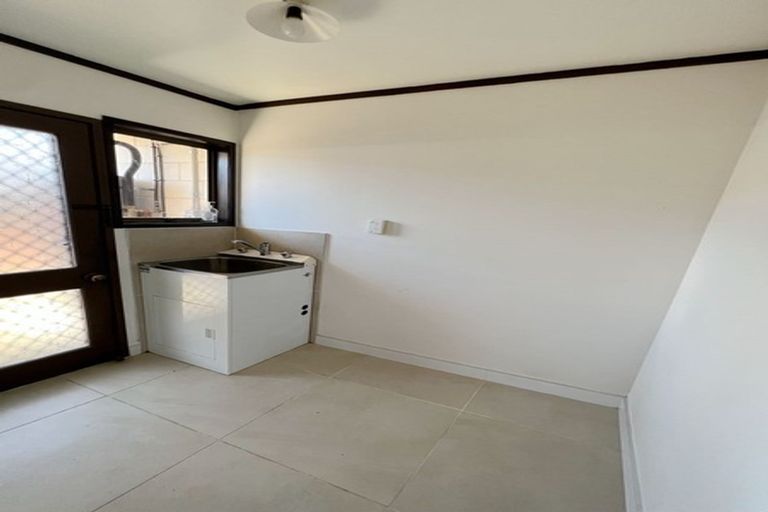 Photo of property in 64b Sunderlands Road, Half Moon Bay, Auckland, 2012