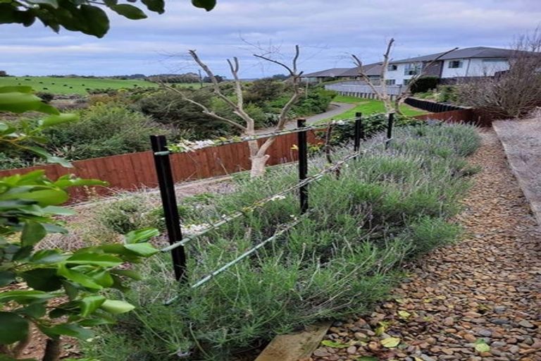 Photo of property in 28 Helenslee Road, Pokeno, 2402