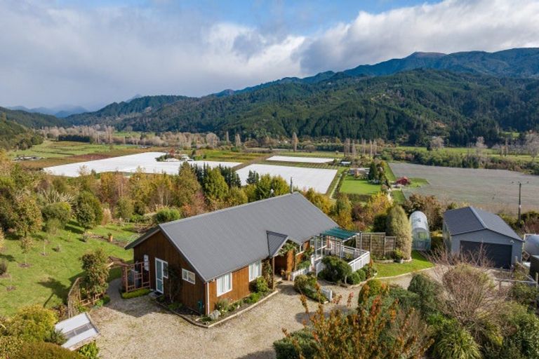 Photo of property in 130 Mytton Heights, Motueka, 7196