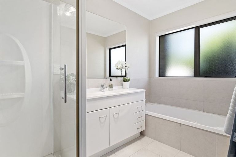 Photo of property in 8 Emma Place, Papamoa Beach, Papamoa, 3118