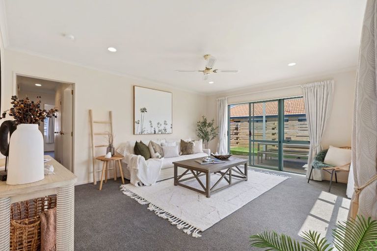 Photo of property in 96 Evans Road, Papamoa Beach, Papamoa, 3118