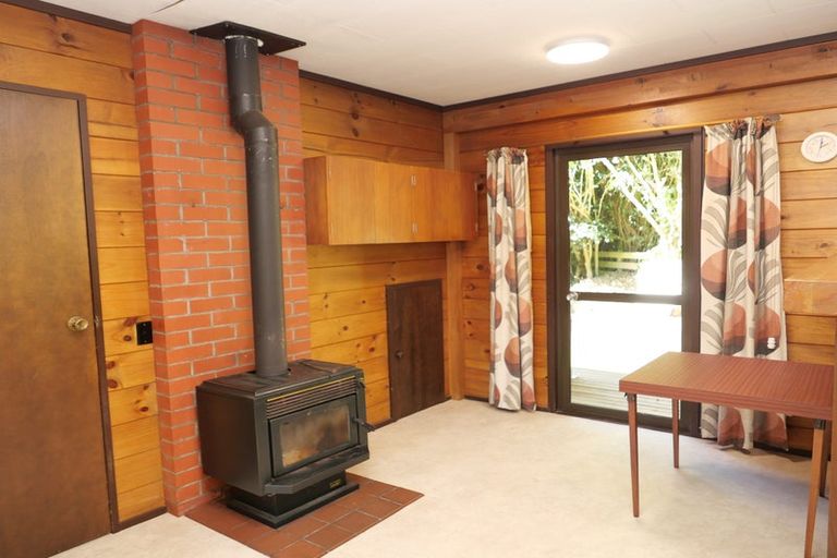 Photo of property in 37 Greenaway Road, Waikanae, 5036