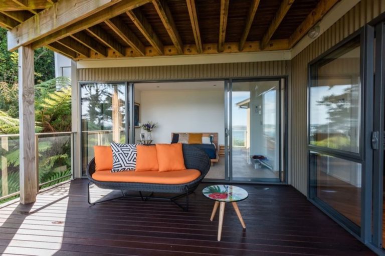 Photo of property in 141 Nicholson Road, Khandallah, Wellington, 6035