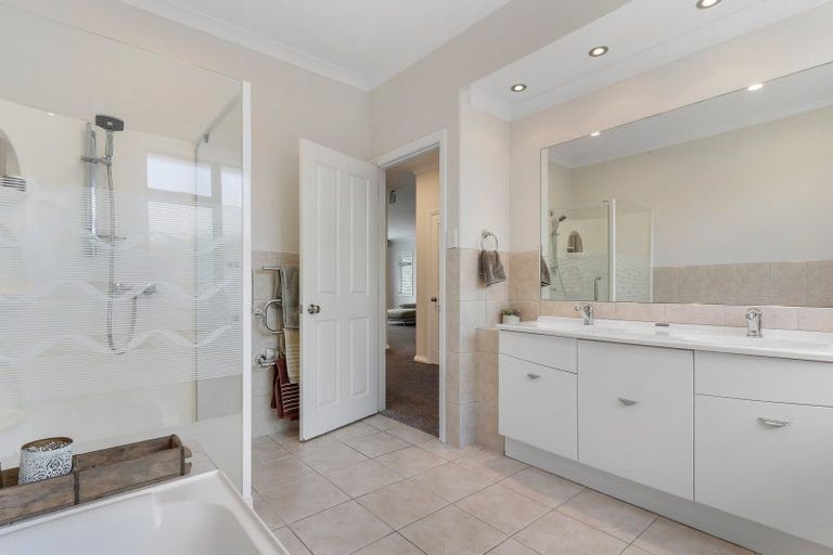 Photo of property in 29 Carribean Place, Papamoa Beach, Papamoa, 3118