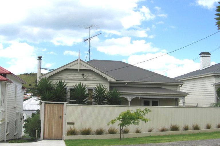 Photo of property in 28 Roslyn Terrace, Devonport, Auckland, 0624