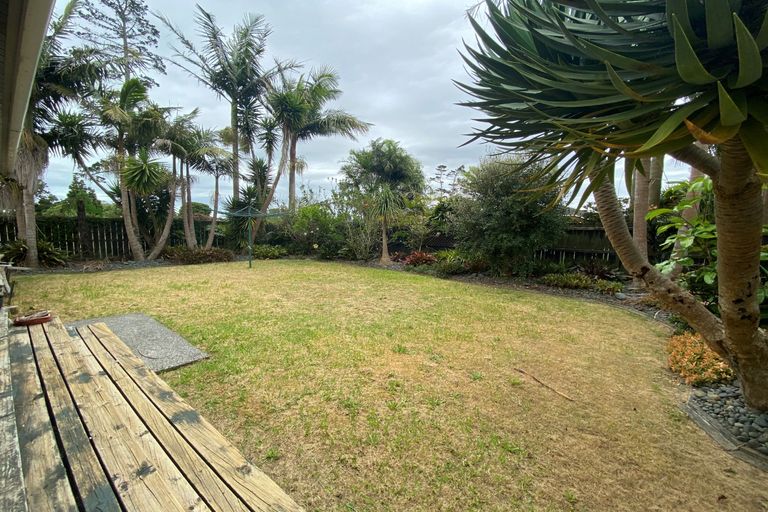 Photo of property in 87 Carnoustie Drive, Wattle Downs, Auckland, 2103