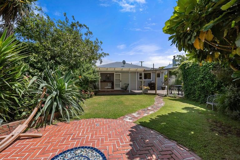 Photo of property in 26 Bay Street, Petone, Lower Hutt, 5012