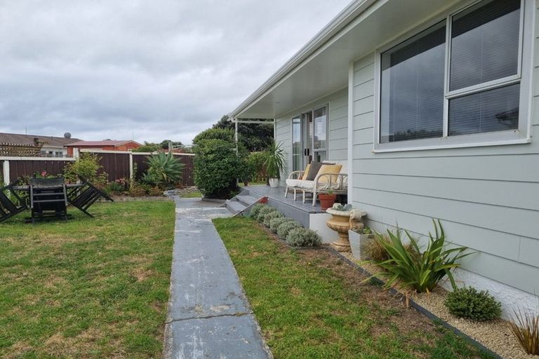 Photo of property in 4 Simcox Street, Otaki Beach, Otaki, 5512