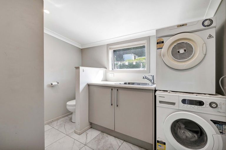 Photo of property in 29 Simons Street, Moturoa, New Plymouth, 4310