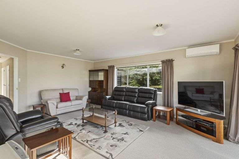 Photo of property in 4/3 Sandel Rise, Merrilands, New Plymouth, 4312