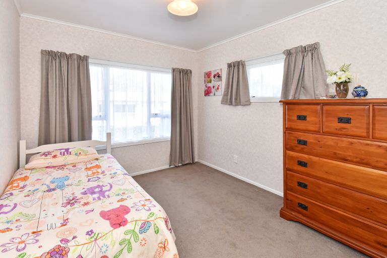 Photo of property in 22 Scenic Drive, Hillpark, Auckland, 2102