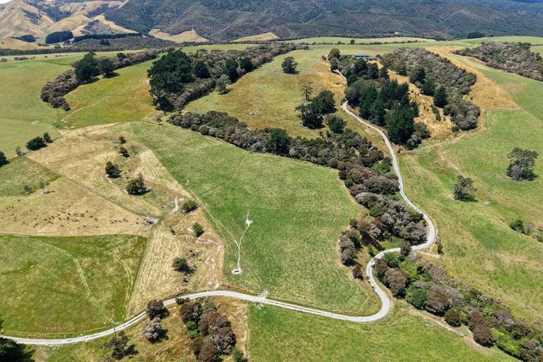Photo of property in 1937 Lake Ferry Road, Pirinoa, Featherston, 5772