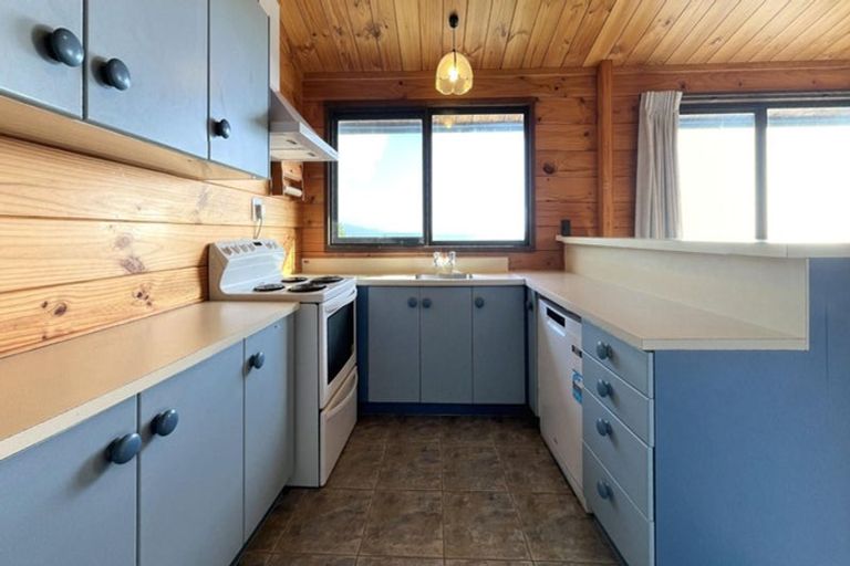 Photo of property in 25 Oratia Street, Waikanae Beach, Waikanae, 5036