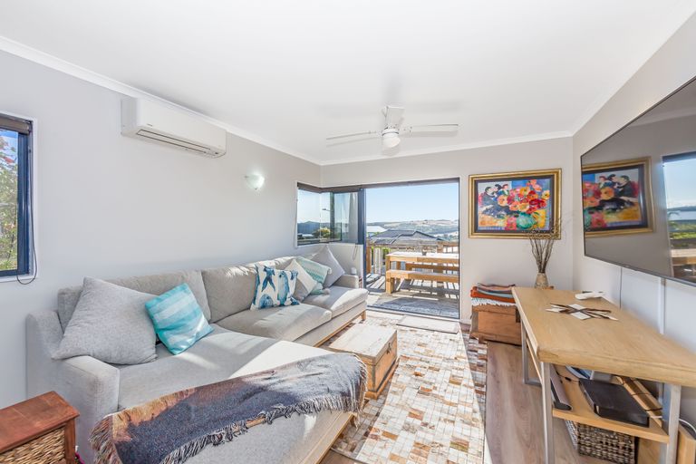 Photo of property in 34b Shakespear Road, Army Bay, Whangaparaoa, 0930