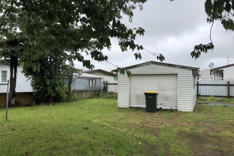 Photo of property in 106 Bartholomew Road, Levin, 5510