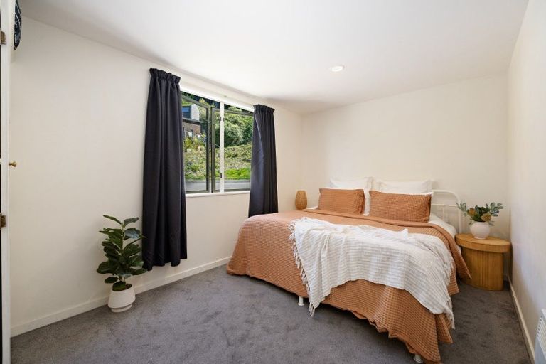 Photo of property in 32 Dart Place, Fernhill, Queenstown, 9300