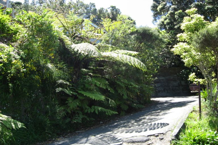 Photo of property in 1 Homebush Road, Khandallah, Wellington, 6035