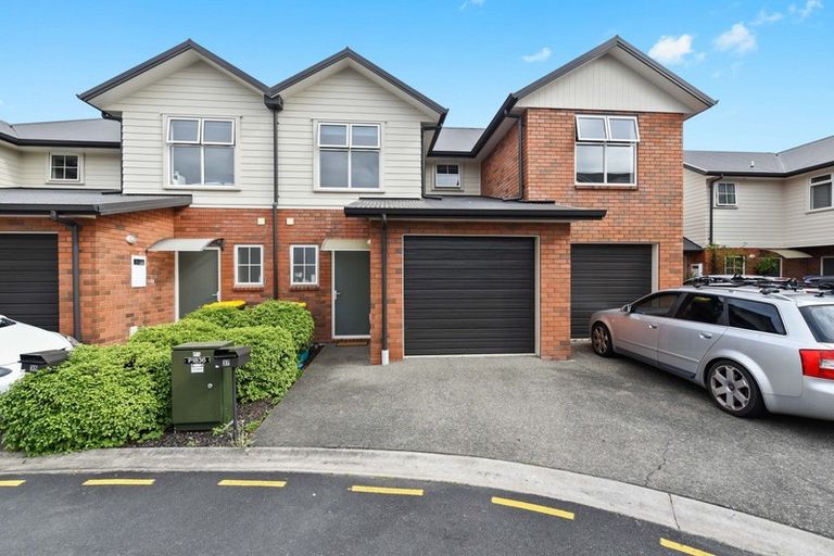 Photo of property in 37 Chiefs Court, Hamilton East, Hamilton, 3216