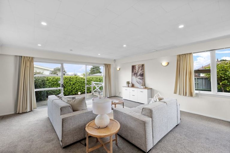 Photo of property in 264 Mairehau Road, Burwood, Christchurch, 8083