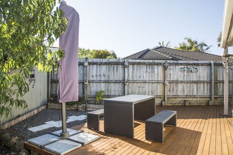 Photo of property in 43 Strid Road, Te Atatu South, Auckland, 0610