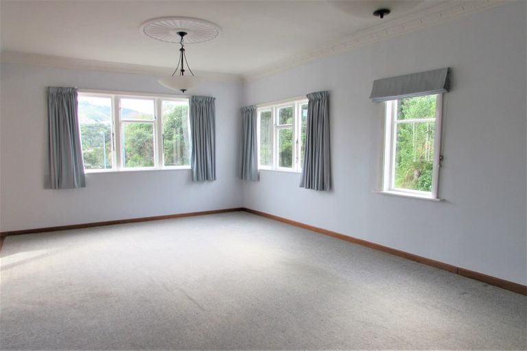 Photo of property in 4 Vennell Street, Brooklyn, Wellington, 6021